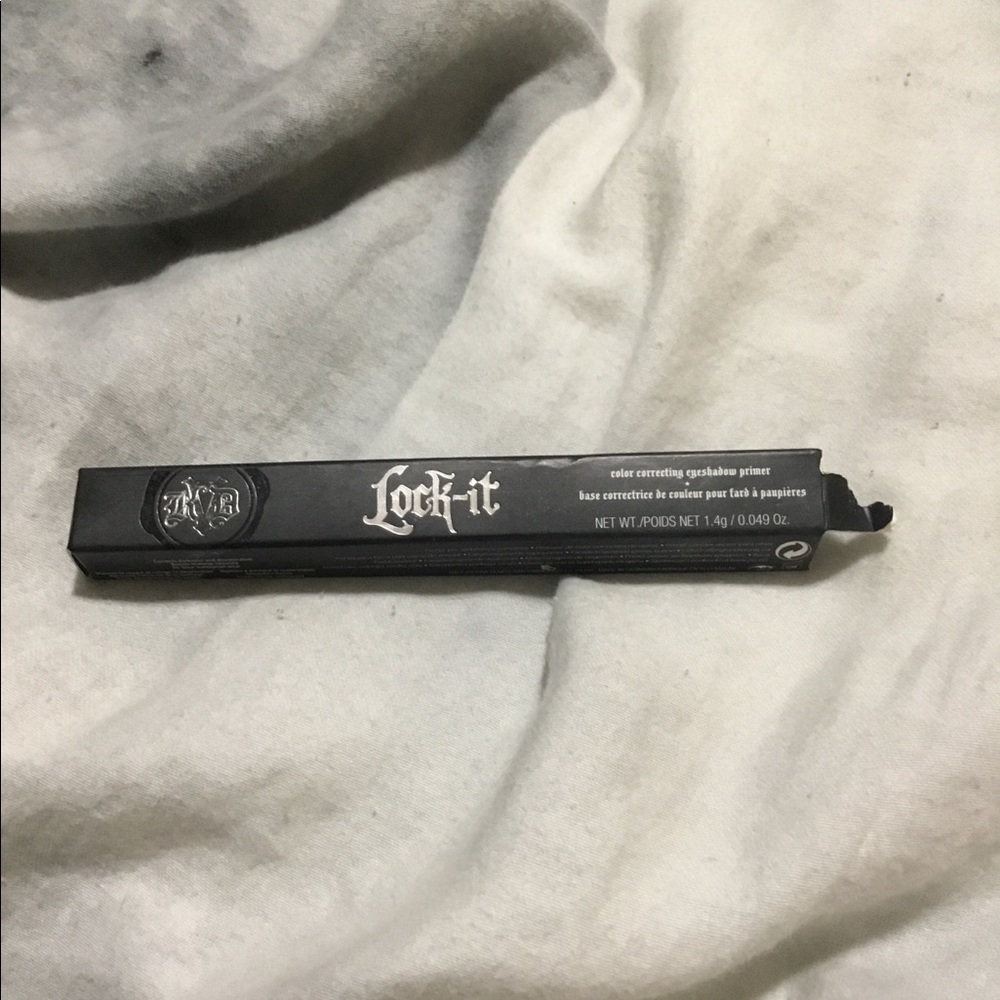 Kat Von D Color Correcting Eyeshadow Primer